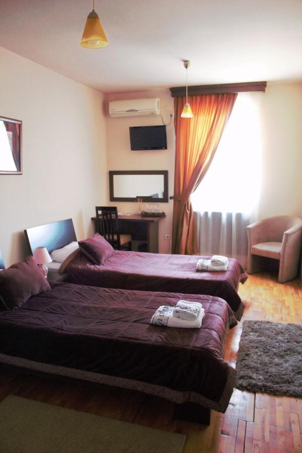 Garni Hotel City Kruševac Exteriör bild