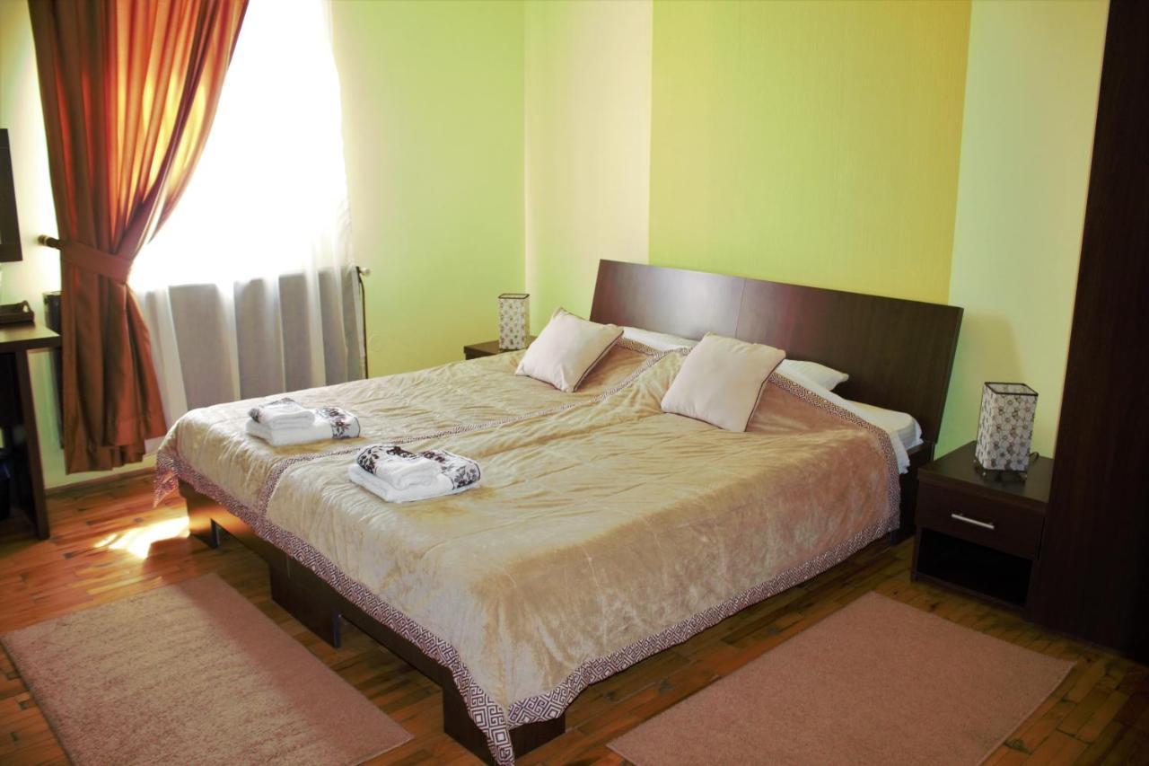 Garni Hotel City Kruševac Exteriör bild