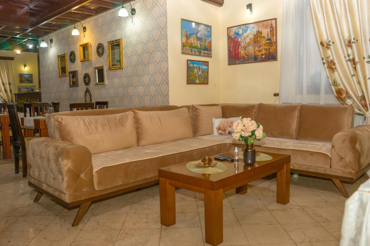 Garni Hotel City Kruševac Exteriör bild