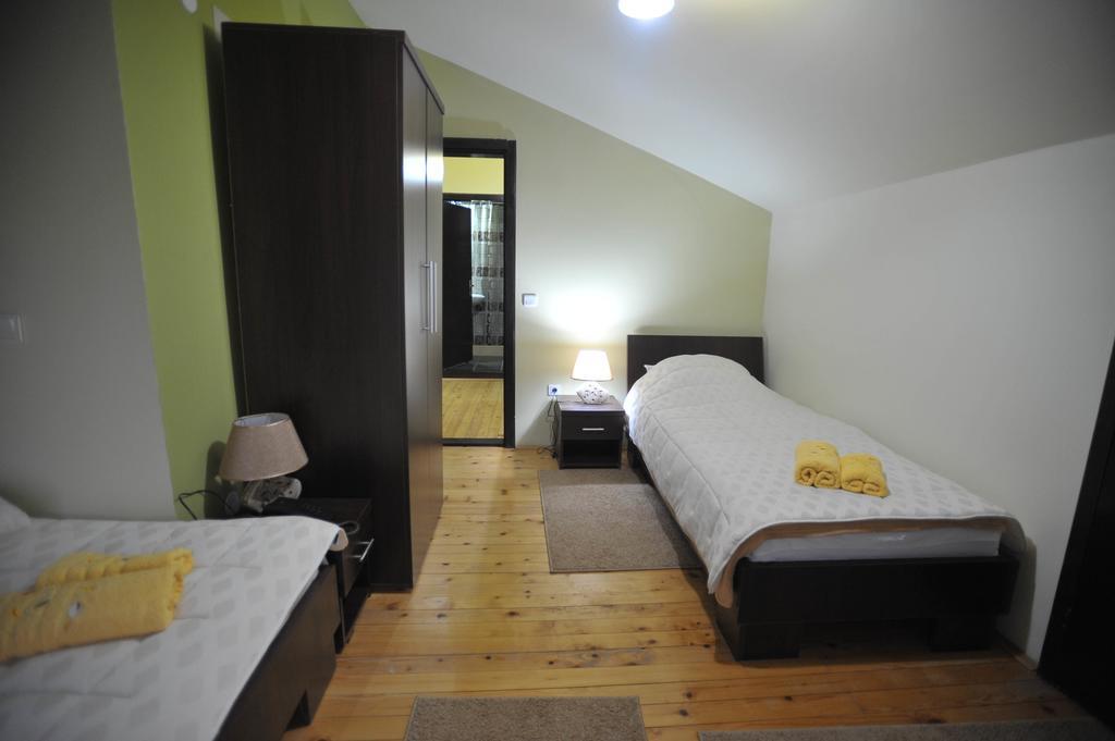 Garni Hotel City Kruševac Exteriör bild