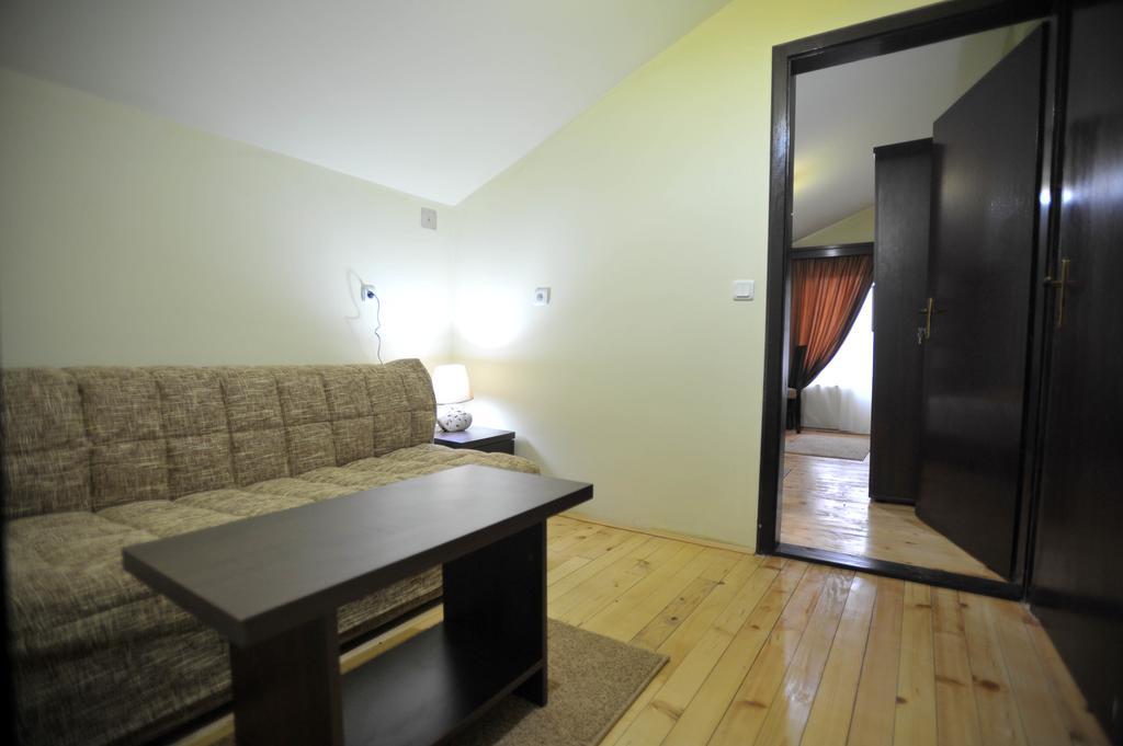 Garni Hotel City Kruševac Exteriör bild