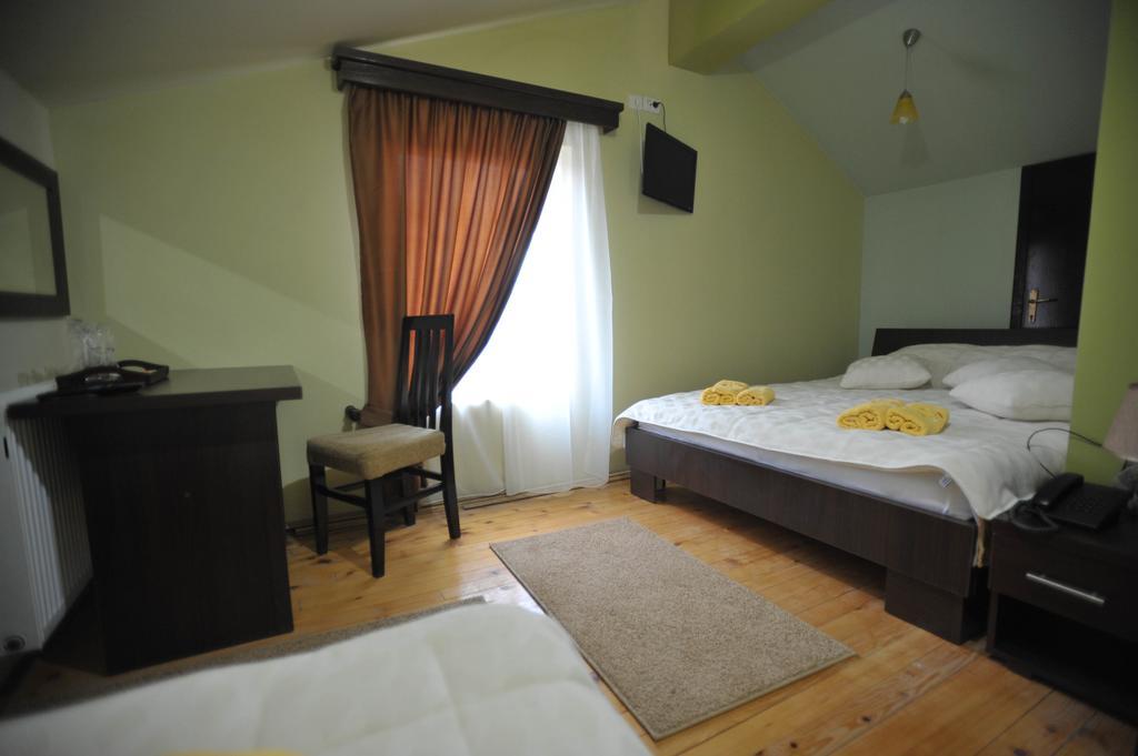 Garni Hotel City Kruševac Exteriör bild